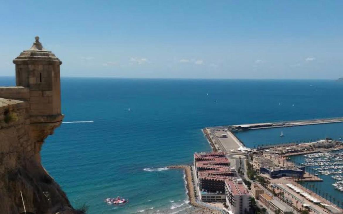 Charming & Spacious Apartment In Historic Centre & Short Walk To Beach لقنت المظهر الخارجي الصورة